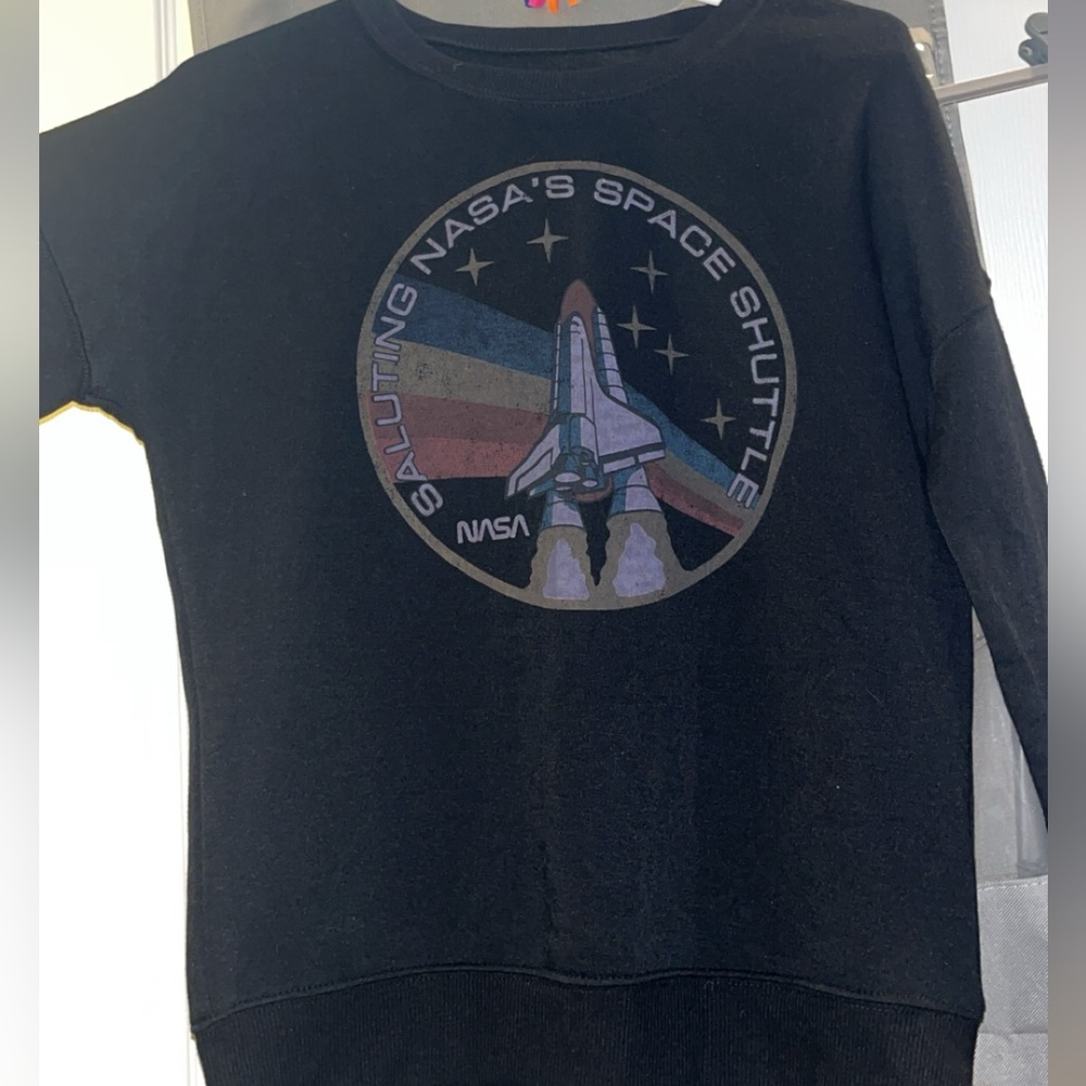 Women’s NASA long sleeve crewneck sweatshirt, Size Small, only worn once